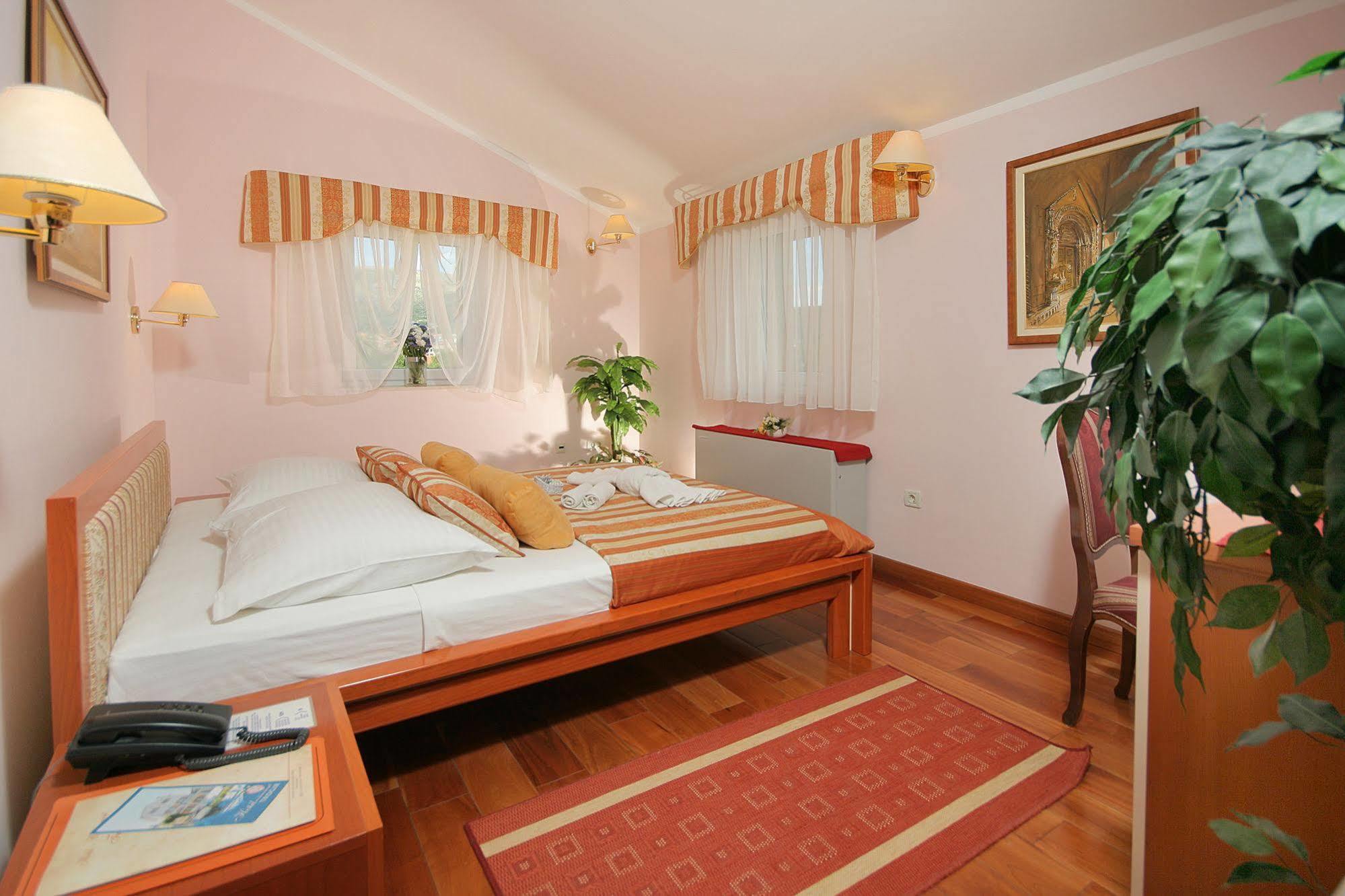Hotel تروغير المظهر الخارجي الصورة